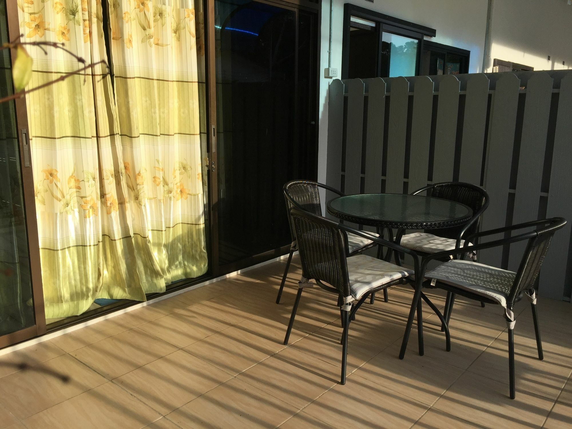Baan Aomsub Hotel Koh Samet Exterior foto