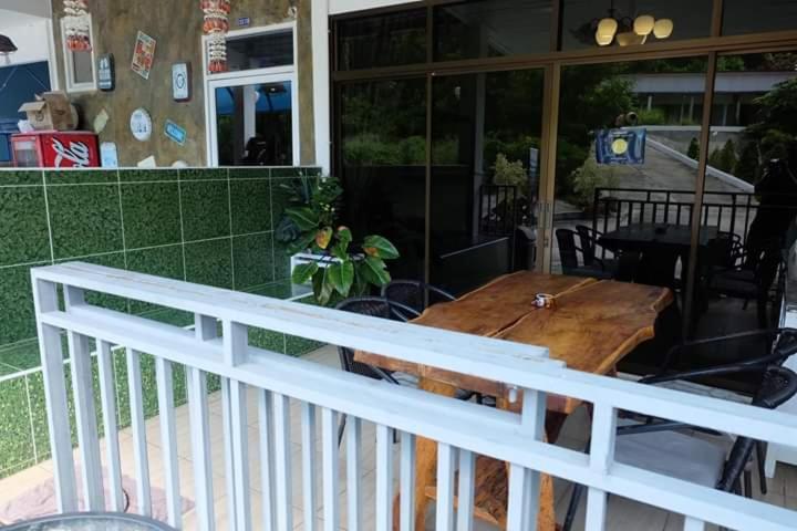 Baan Aomsub Hotel Koh Samet Exterior foto